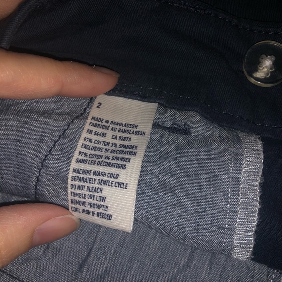 AMERICAN EAGLE NAVY BLUE SHORTS SIZE 2 - Picture 5 of 5